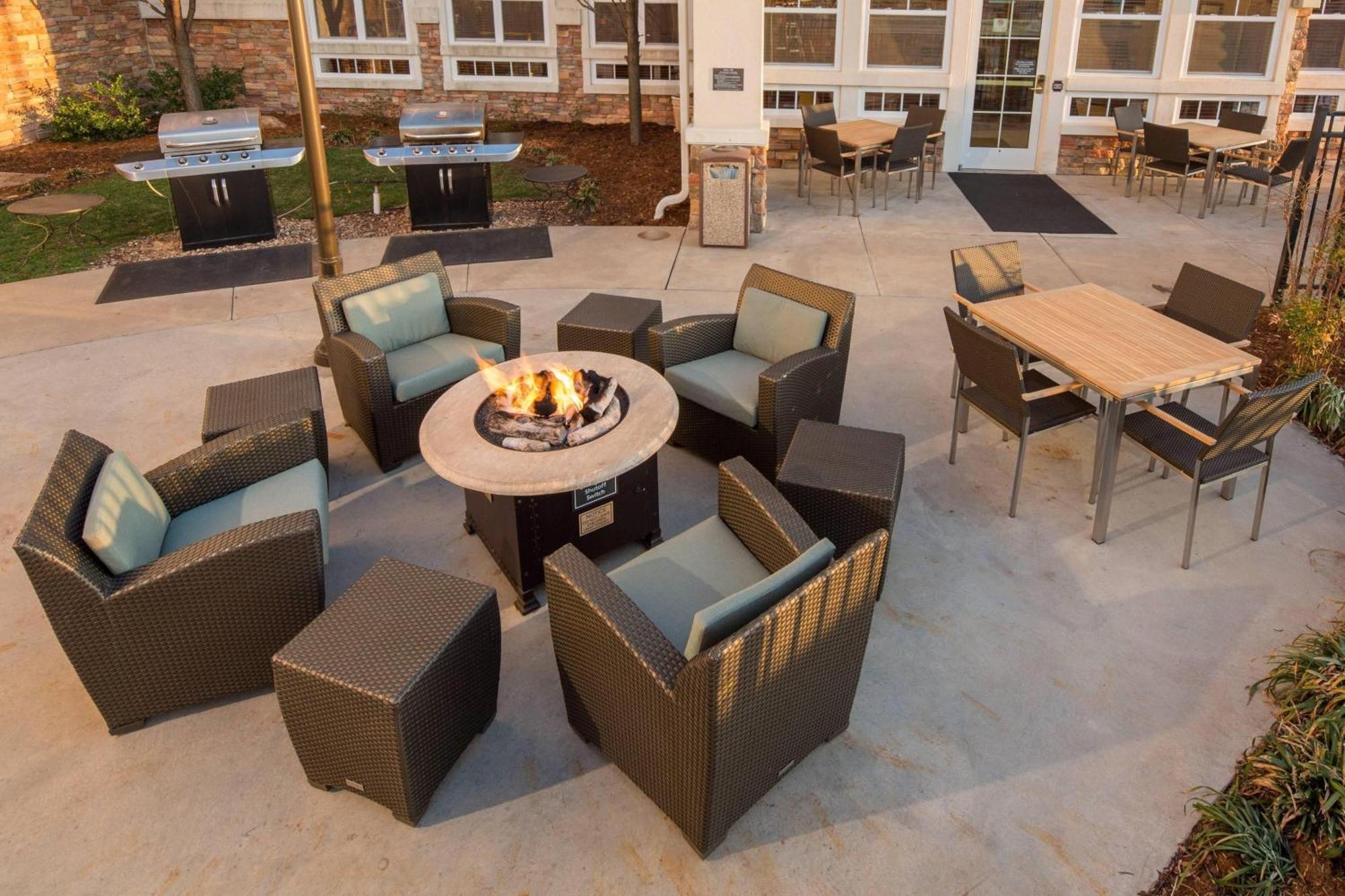 Residence Inn By Marriott Wichita East At Plazzio Exterior foto